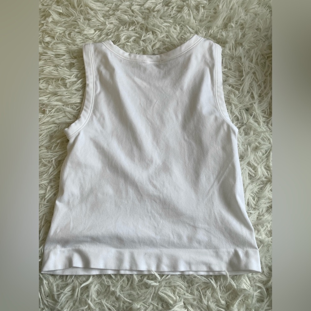 Aritzia Sunday Best Smooth Seamless Crew Tank - Picture 3 of 5
